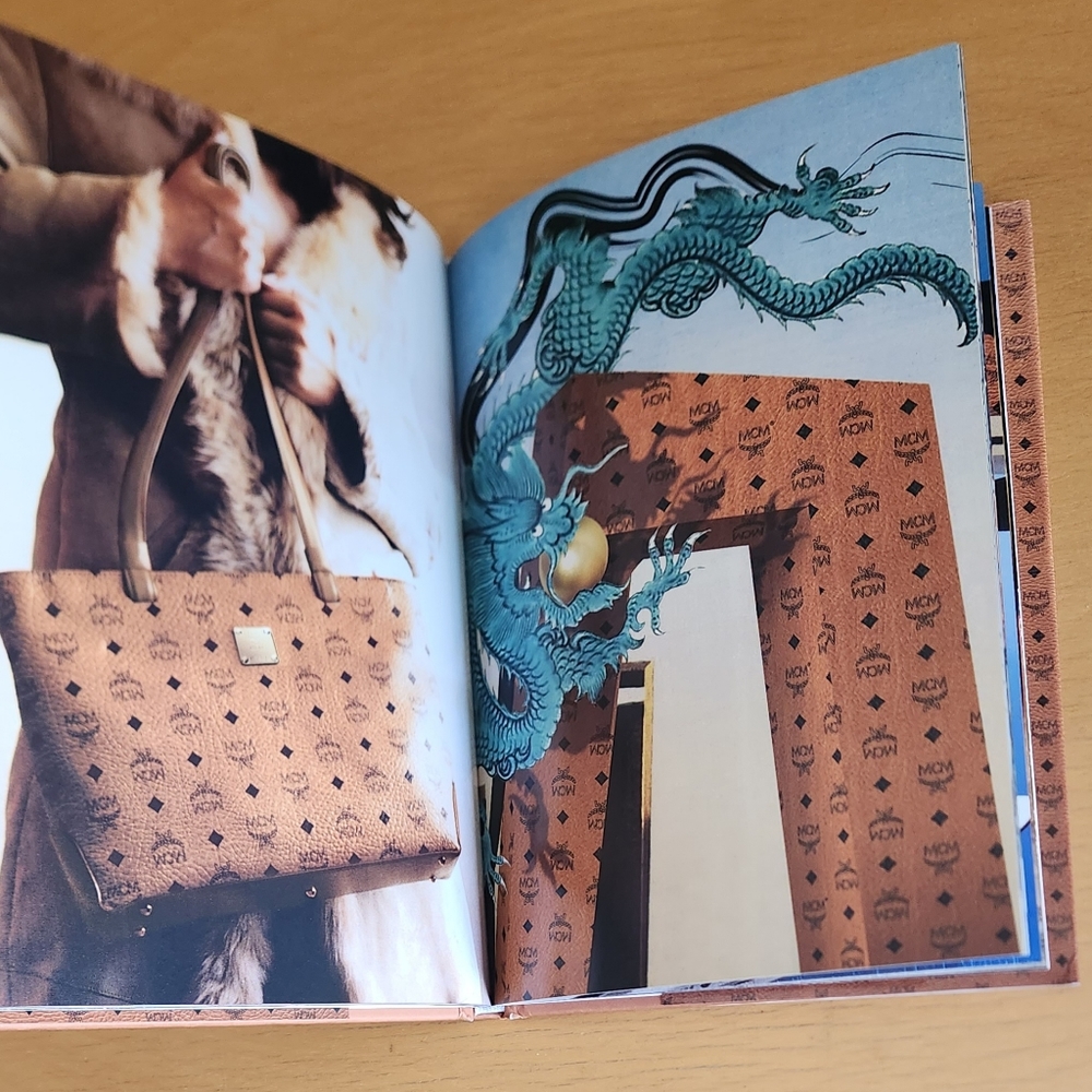 Assouline –  MCM: Cognac Visetos Collection (2010) - Picture 15 of 16